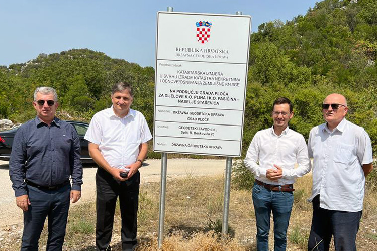 Slika /slike/Vijesti/Katastarska izmjera/2022/Ploče_1.jpg